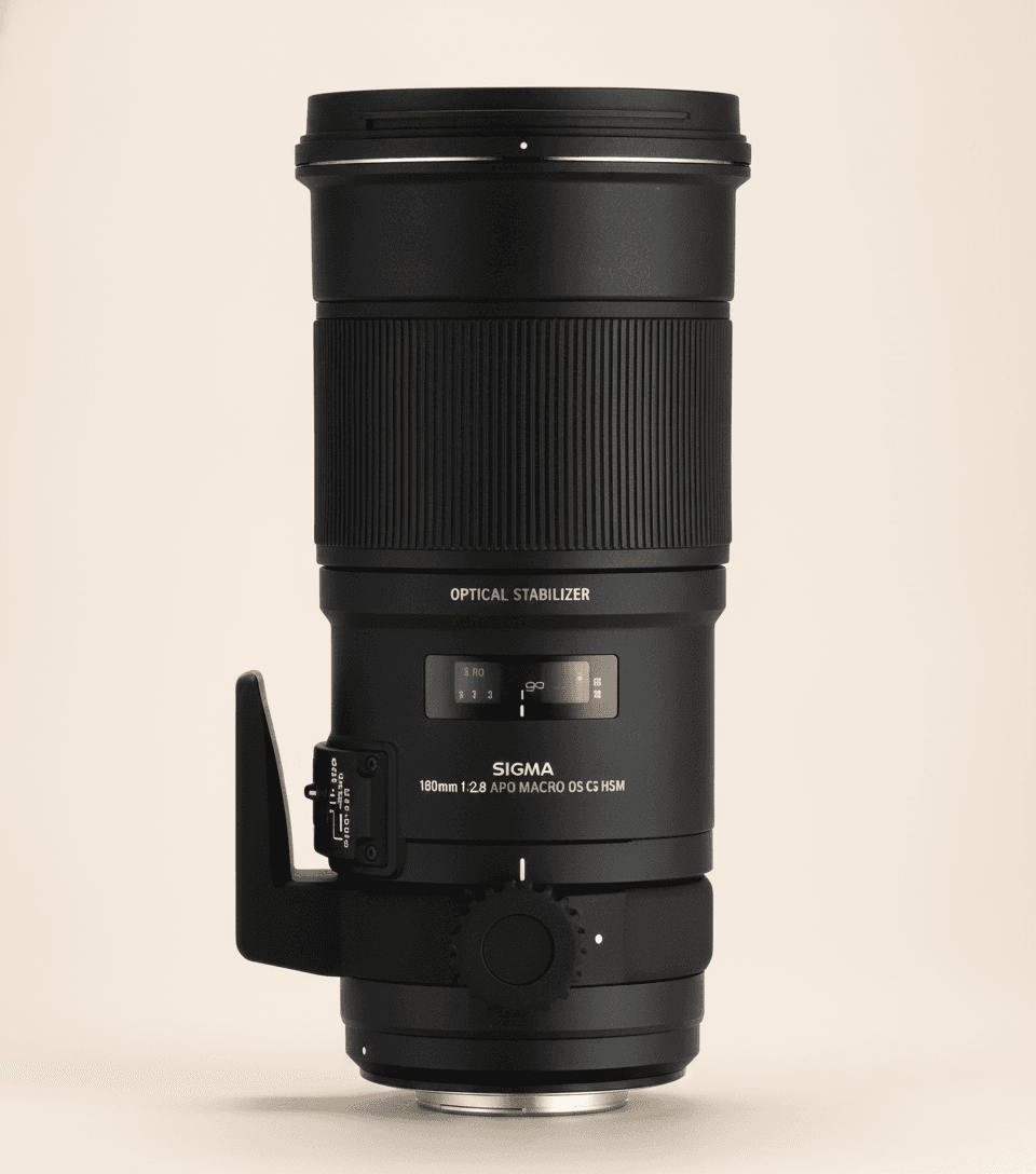 适马 180mm F2.8 EX DG OS HSM Macro (EF) lens image, 180mm
