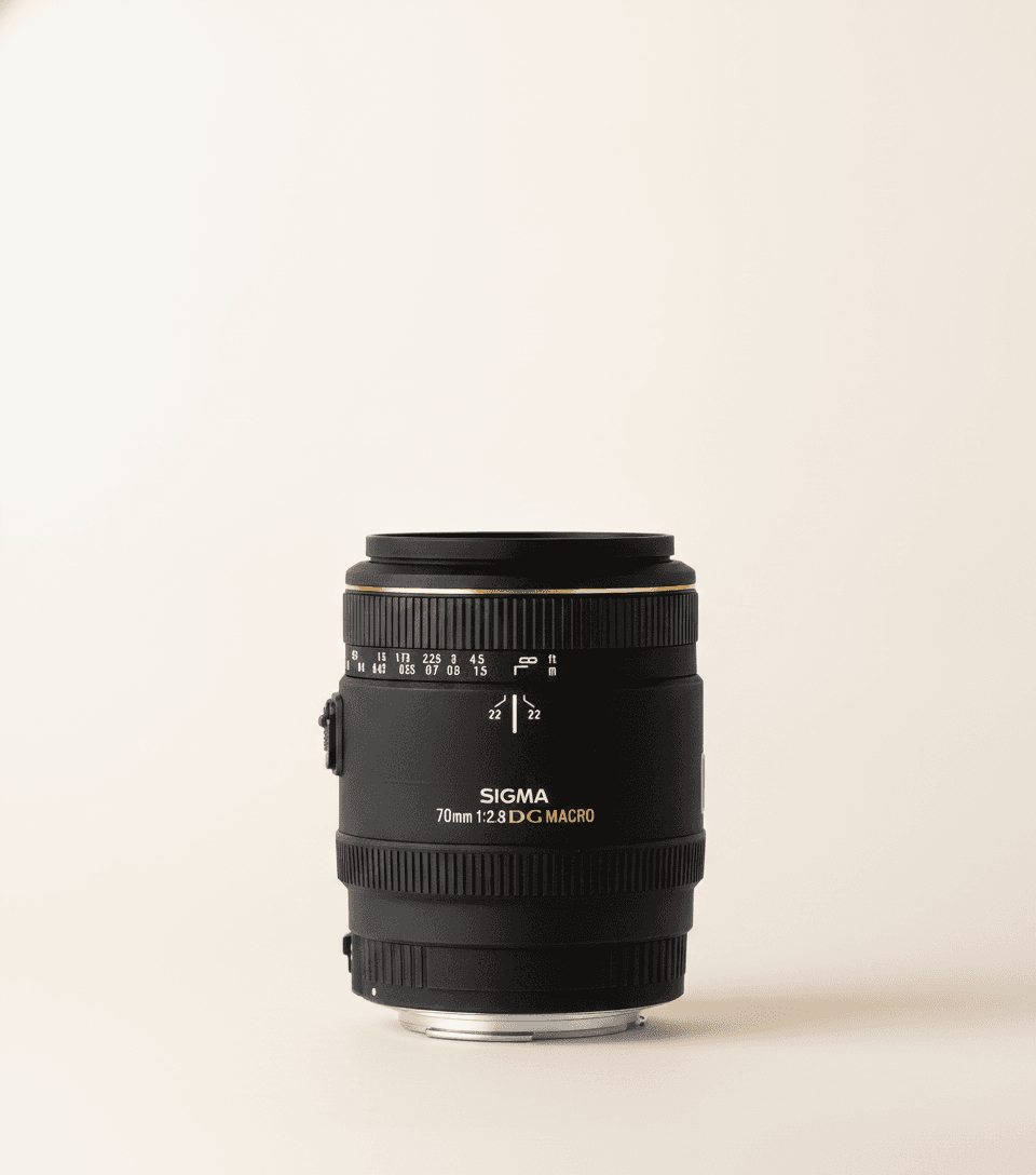 适马 70mm F2.8 EX DG Macro (EF) lens image, 70mm