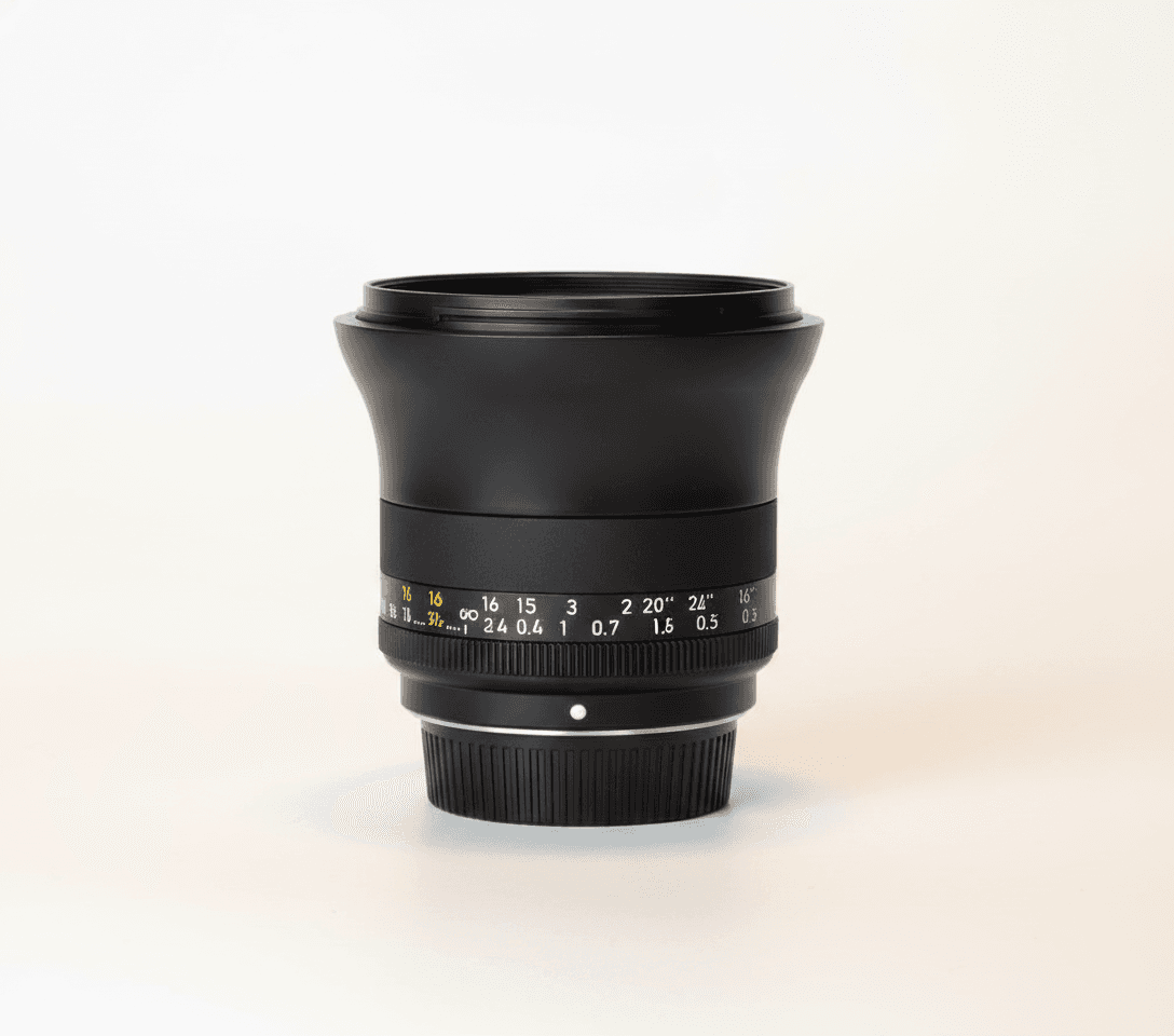 蔡司 Milvus 18mm F2.8 (EF,手动) lens image, 18mm