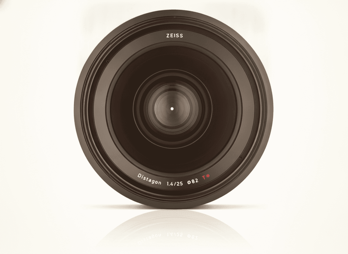 蔡司 Milvus 1.4/25 Distagon (EF) lens image, 25mm