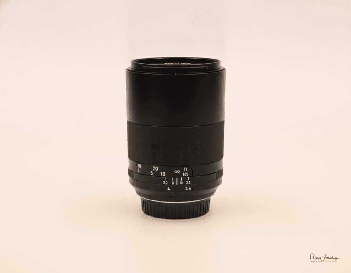 Zeiss Loxia 85mm F2.4 (E)